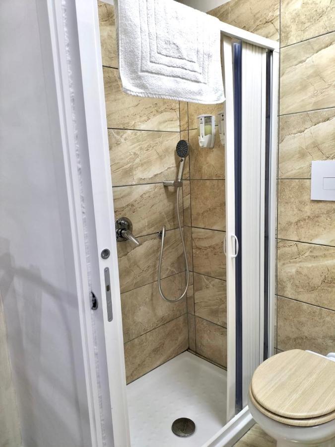Casa Nina- Camera Capri Apartment Наполи Екстериор снимка